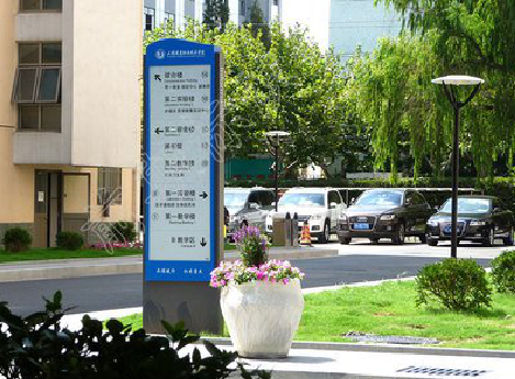 浦北哪些因素影响宣传栏的制作？